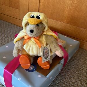 Muffy Vanderbear in Duck Chick Costume